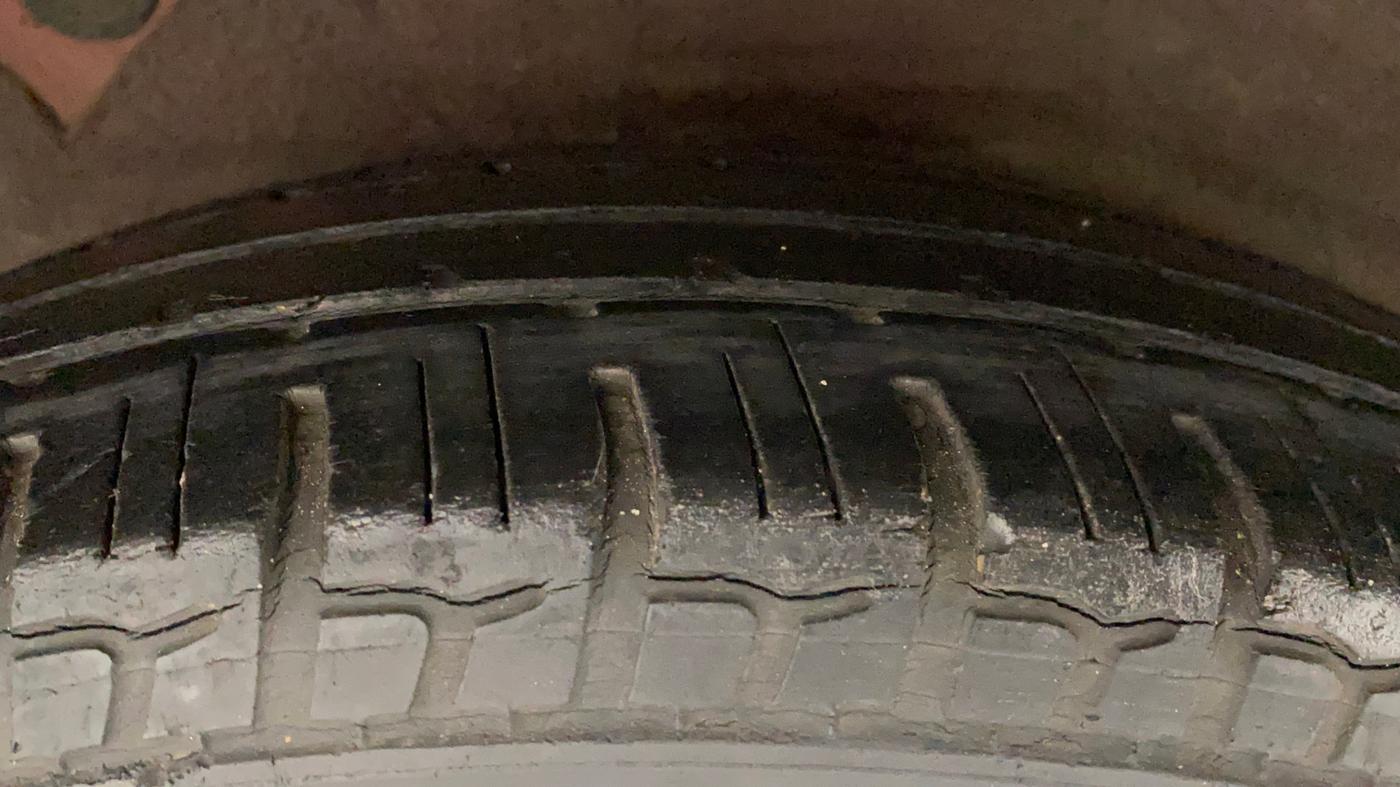 2010 Hyundai i10 MAGNA 1.2, Petrol, Manual, 29,970 km, Right Rear Tyre Tread