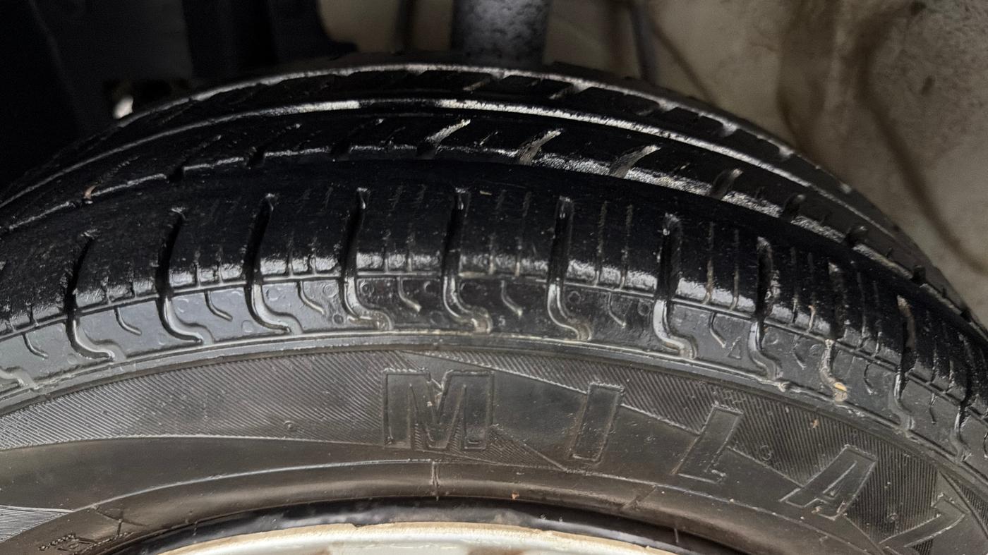 2014 Datsun Go T, Petrol, Manual, 42,526 km, Left Front Tyre Tread