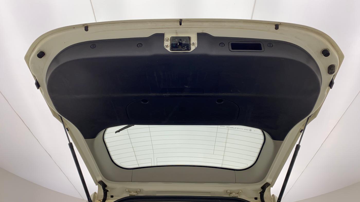 2018 Mahindra XUV500 W7, Diesel, Manual, 85,786 km, Boot Door Open