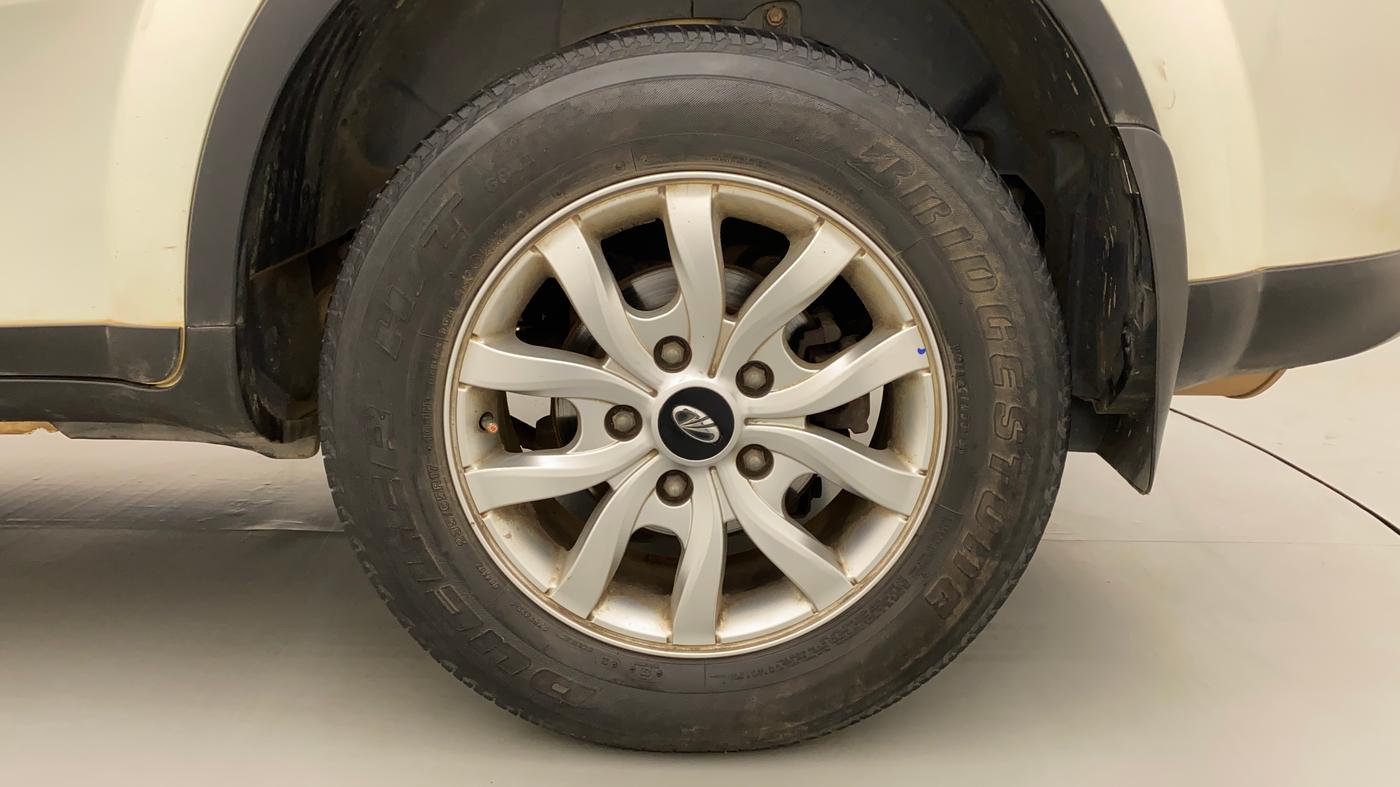 2018 Mahindra XUV500 W7, Diesel, Manual, 85,786 km, Left Rear Wheel