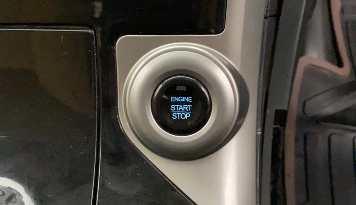 2018 Mahindra XUV500 W7, Diesel, Manual, 85,786 km, Keyless Start/ Stop Button