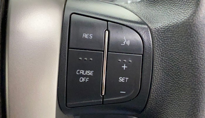 2018 Mahindra XUV500 W7, Diesel, Manual, 85,786 km, Adaptive Cruise Control