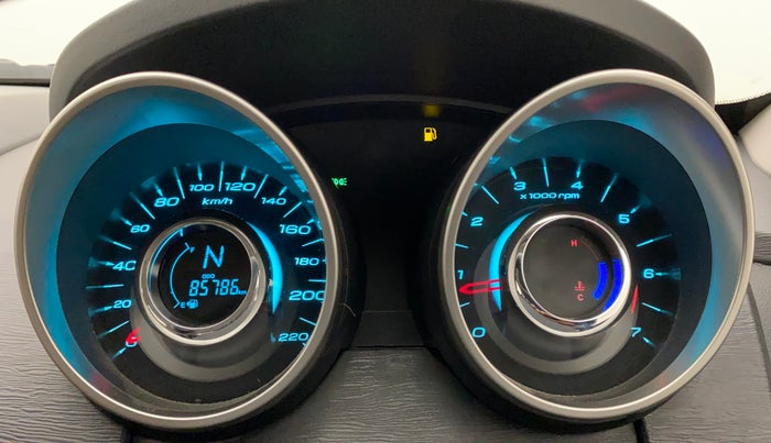 2018 Mahindra XUV500 W7, Diesel, Manual, 85,786 km, Odometer Image