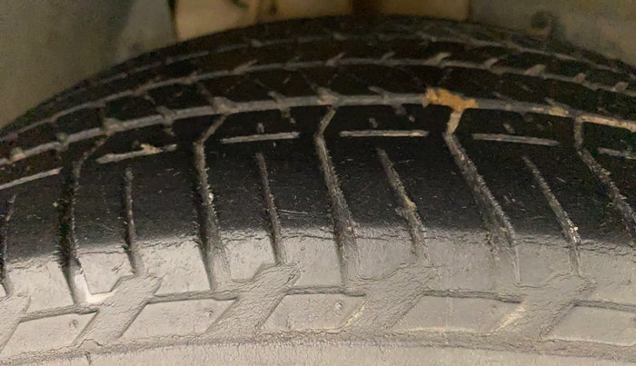 2018 Mahindra XUV500 W7, Diesel, Manual, 85,786 km, Right Front Tyre Tread