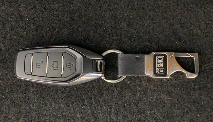 2018 Mahindra XUV500 W7, Diesel, Manual, 85,786 km, Key Close Up