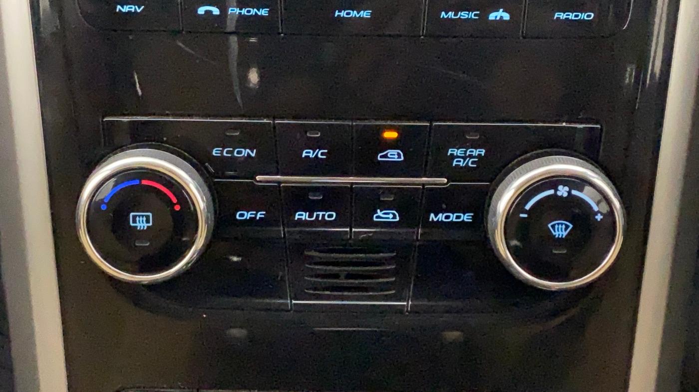 2018 Mahindra XUV500 W7, Diesel, Manual, 85,786 km, Automatic Climate Control