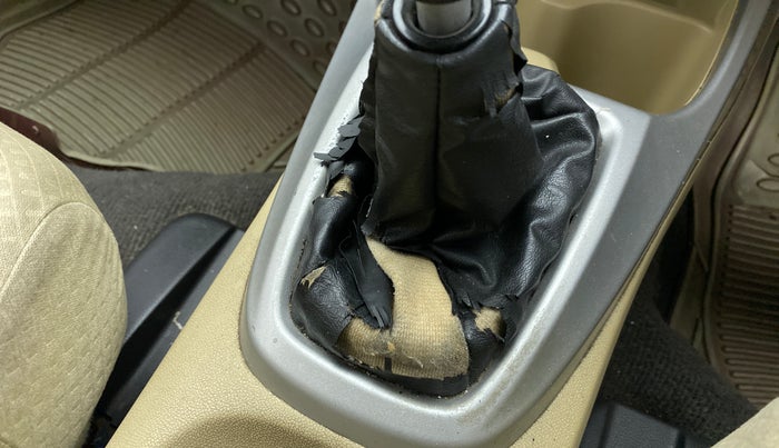 2010 Honda City 1.5L I-VTEC S MT, Petrol, Manual, 82,410 km, Gear lever - Boot cover slightly torn