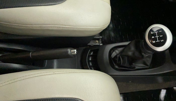 2011 Maruti Wagon R 1.0 VXI, Petrol, Manual, 72,123 km, Gear Lever