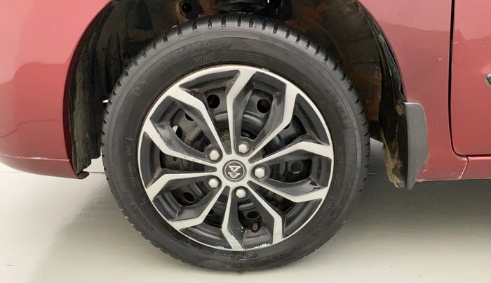 2011 Maruti Wagon R 1.0 VXI, Petrol, Manual, 72,123 km, Left Front Wheel
