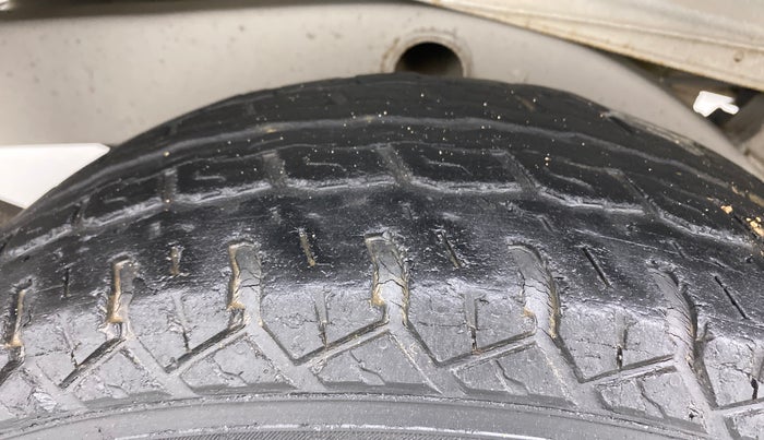 2018 Mahindra Bolero POWER PLUS ZLX, Diesel, Manual, 93,463 km, Right Rear Tyre Tread