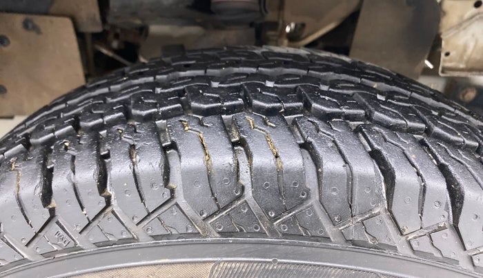 2018 Mahindra Bolero POWER PLUS ZLX, Diesel, Manual, 93,463 km, Right Front Tyre Tread