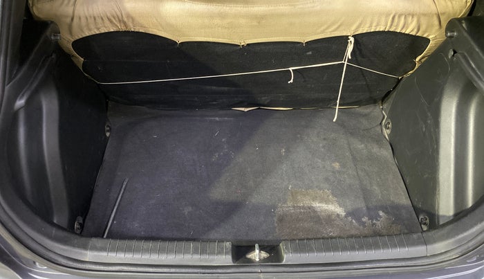 2017 Hyundai Elite i20 MAGNA 1.2, Petrol, Manual, 49,487 km, Boot Inside