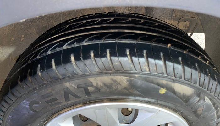 2017 Hyundai Elite i20 MAGNA 1.2, Petrol, Manual, 49,487 km, Left Rear Tyre Tread