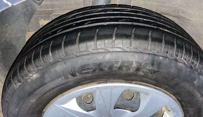 2017 Hyundai Elite i20 MAGNA 1.2, Petrol, Manual, 49,487 km, Right Rear Tyre Tread