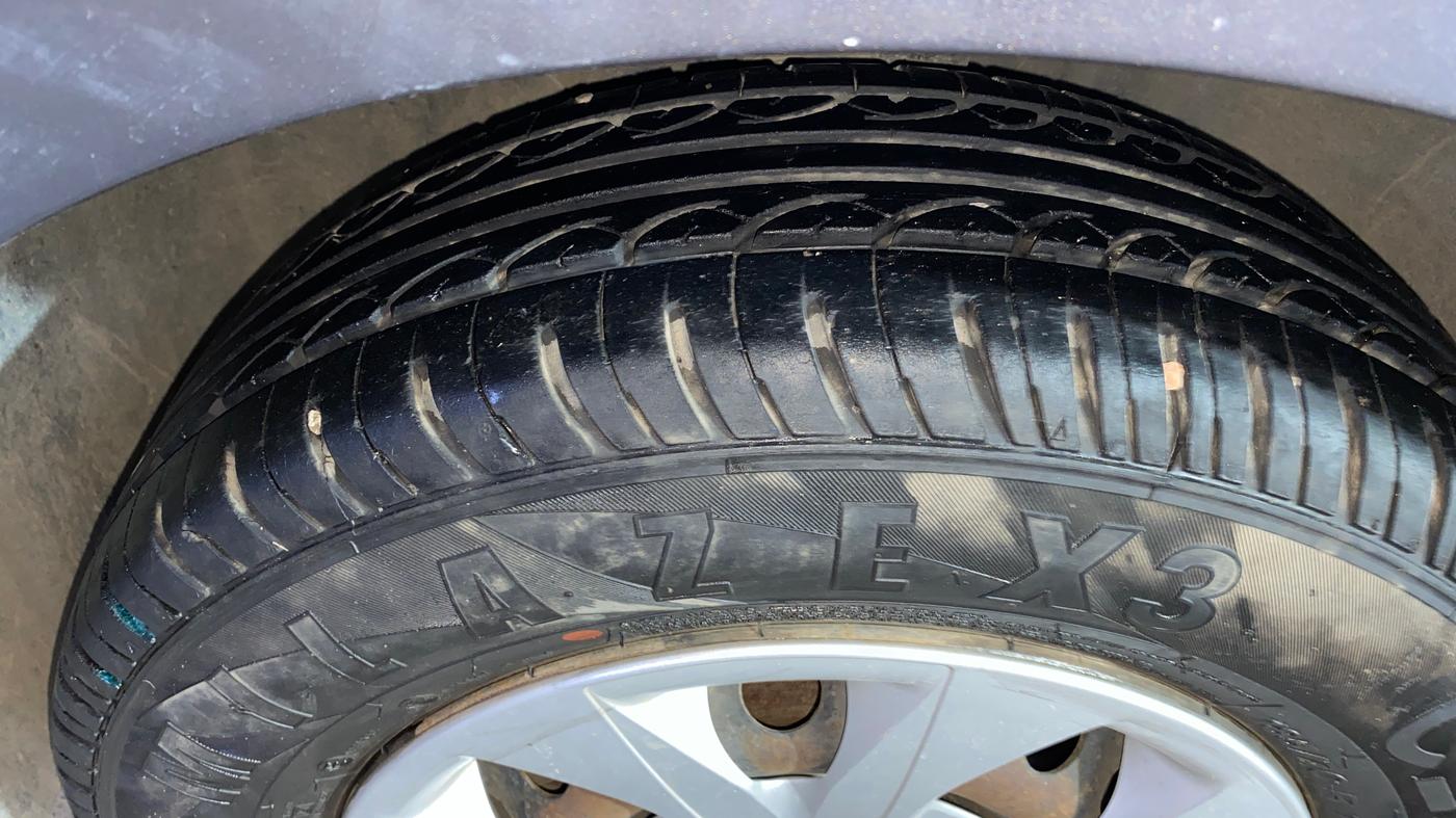 2017 Hyundai Elite i20 MAGNA 1.2, Petrol, Manual, 49,487 km, Left Front Tyre Tread