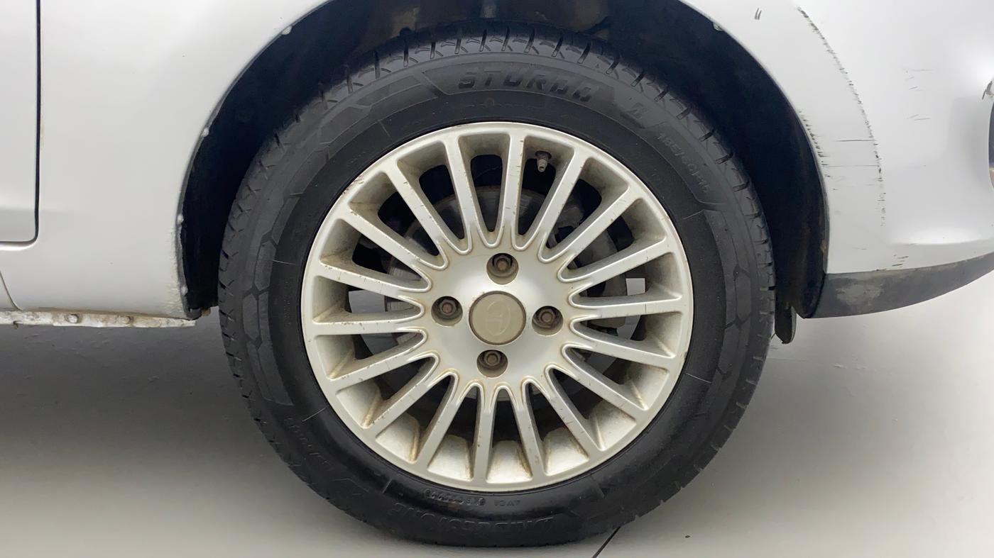 2015 Tata Zest XTA F-TRONIC DIESEL, Diesel, Automatic, 62,804 km, Right Front Wheel