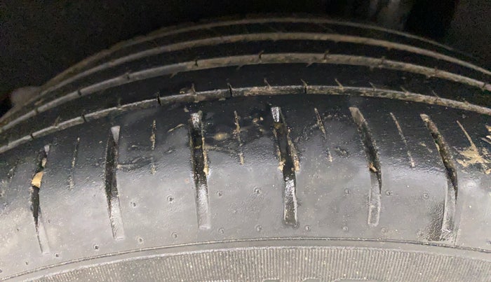 2020 Toyota Glanza V MT PETROL, Petrol, Manual, 24,252 km, Left Rear Tyre Tread