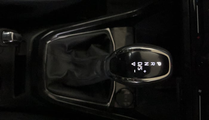 2023 Skoda KUSHAQ STYLE 1.5L TSI DSG (6 AIRBAGS), Petrol, Automatic, 26,315 km, Gear Lever