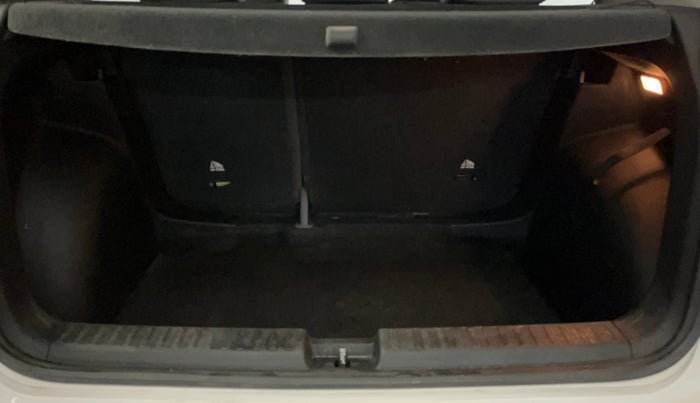 2023 Skoda KUSHAQ STYLE 1.5L TSI DSG (6 AIRBAGS), Petrol, Automatic, 26,315 km, Boot Inside