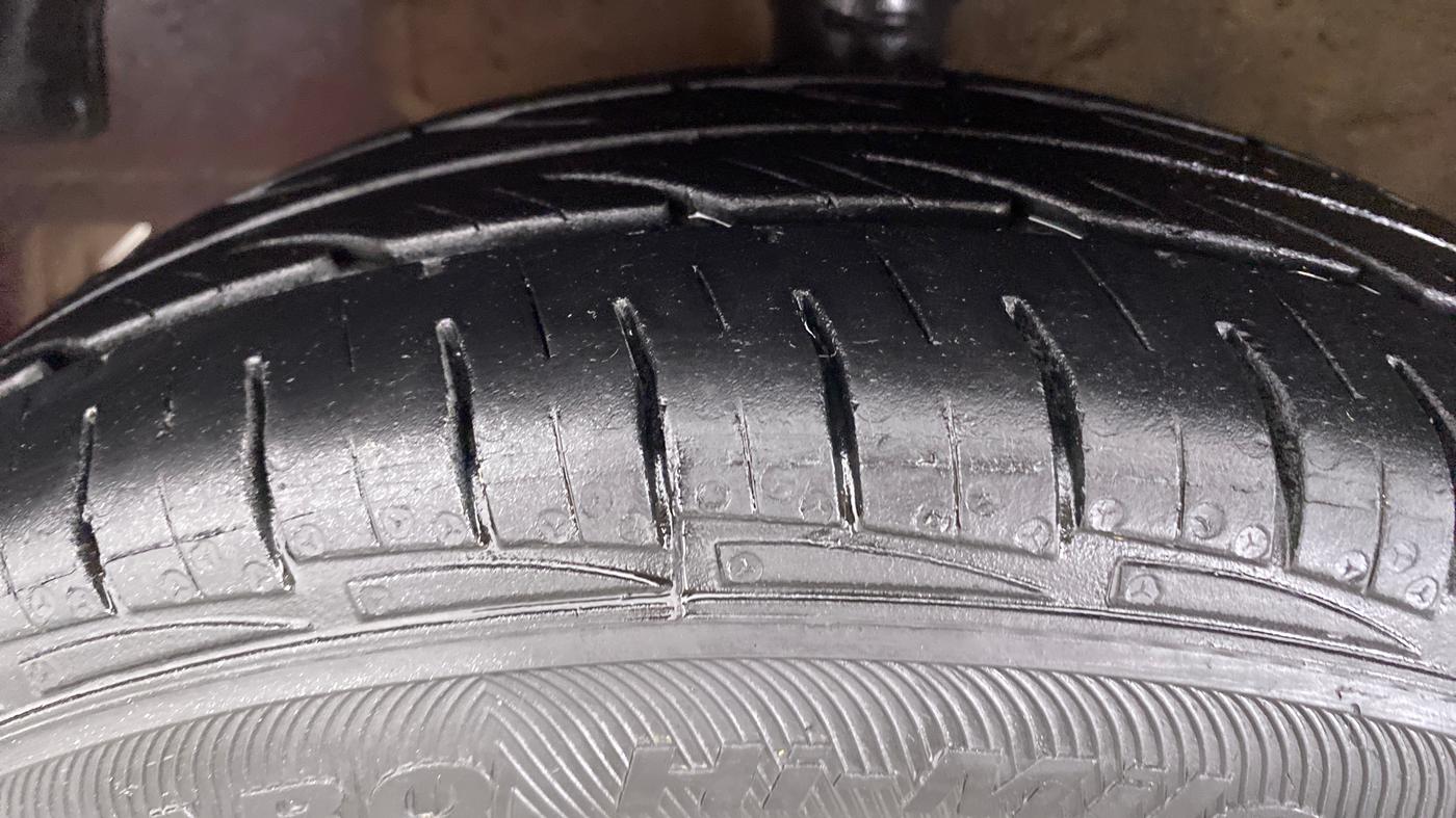 2017 Hyundai Eon ERA PLUS (O), Petrol, Manual, 48,409 km, Left Front Tyre Tread