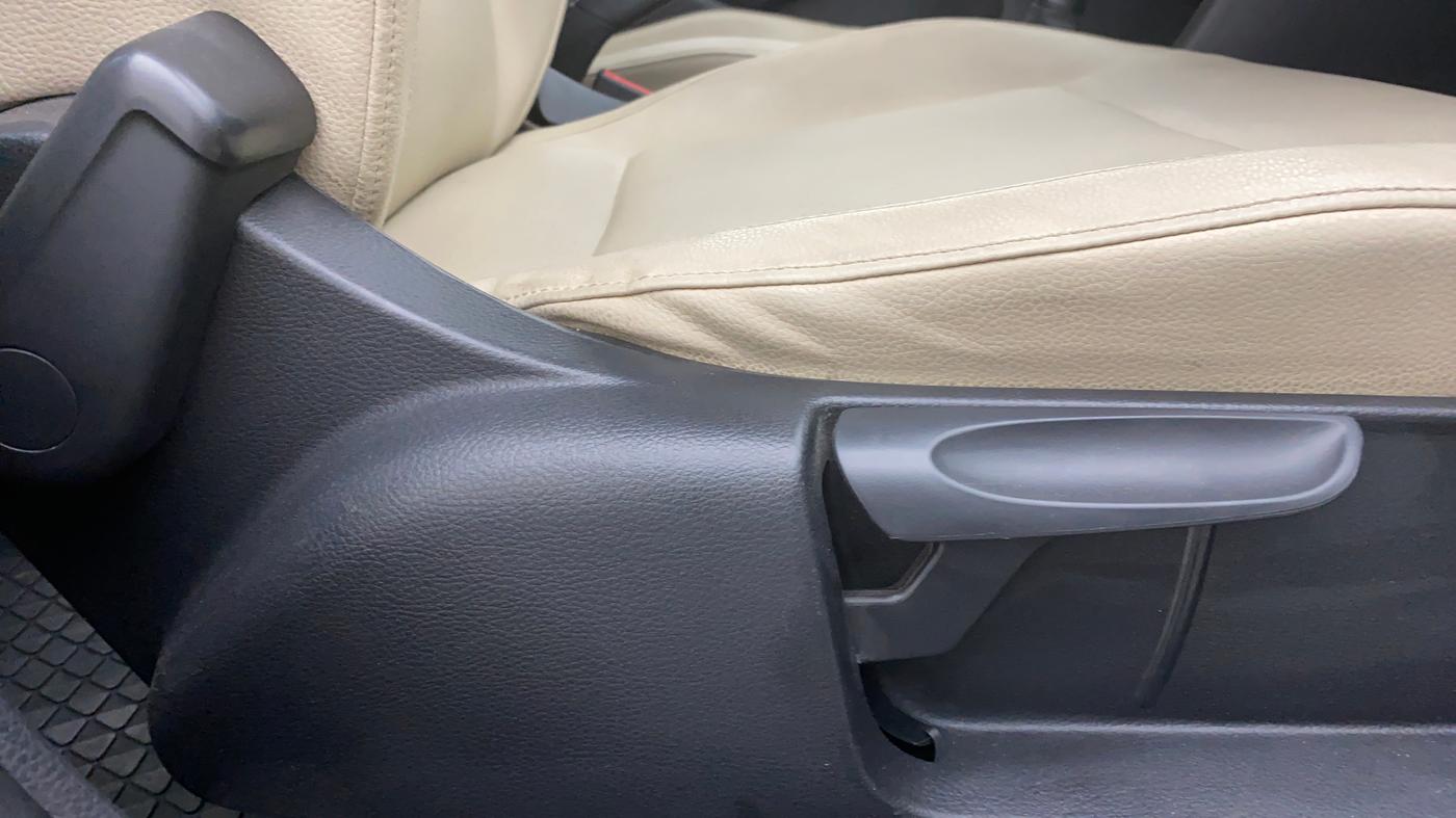 2019 Skoda Rapid Style 1.5 TDI AT, Diesel, Automatic, 64,884 km, Driver Side Adjustment Panel