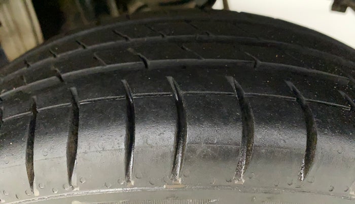 2015 Maruti Alto K10 VXI AMT, CNG, Automatic, 36,019 km, Left Rear Tyre Tread