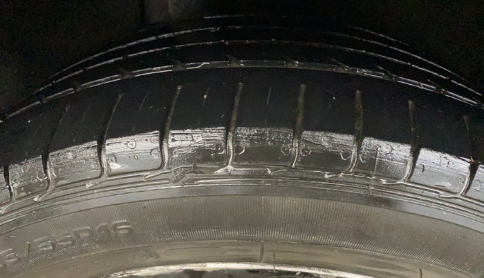 2016 Maruti Baleno ALPHA PETROL 1.2, Petrol, Manual, 70,166 km, Right Rear Tyre Tread