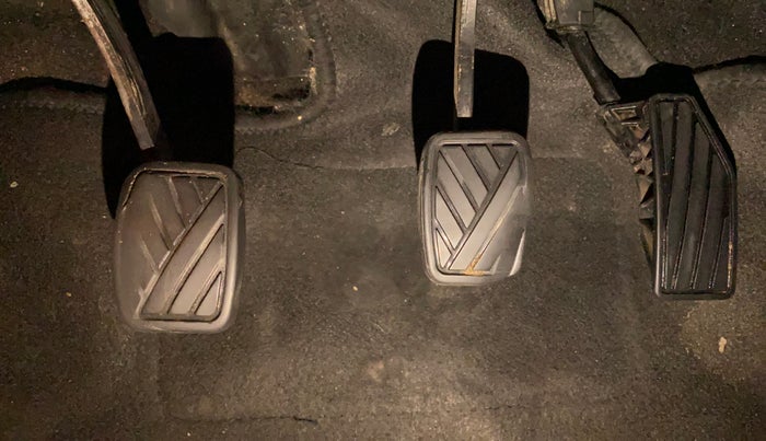 2016 Maruti Baleno ALPHA PETROL 1.2, Petrol, Manual, 70,166 km, Pedals