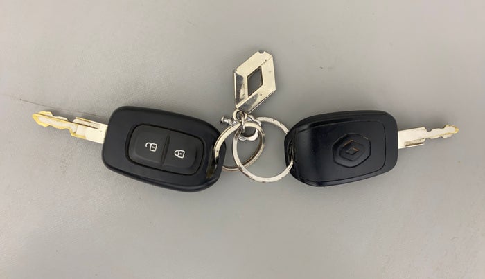 2019 Renault Kwid RXT 1.0 AMT (O), Petrol, Automatic, 80,598 km, Key Close Up