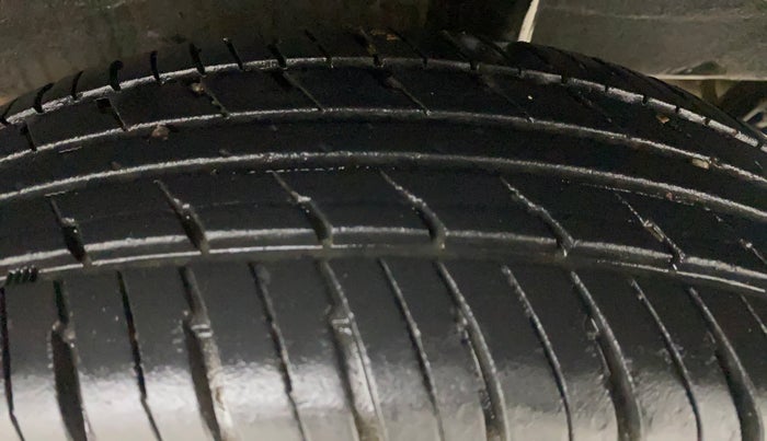 2019 Renault Kwid RXT 1.0 AMT (O), Petrol, Automatic, 80,598 km, Left Rear Tyre Tread