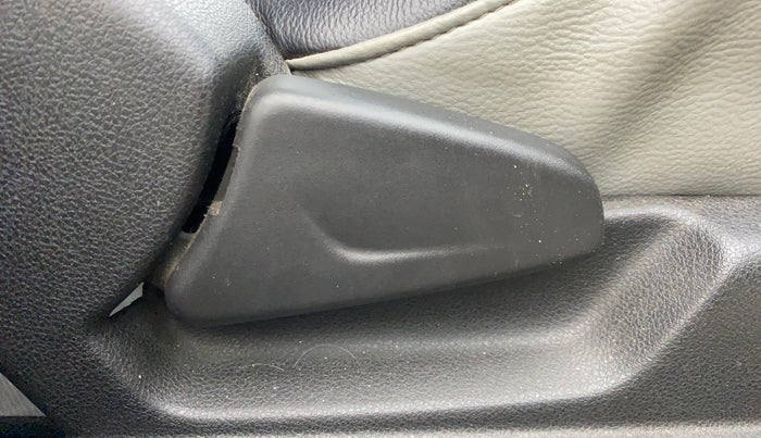 2019 Renault Kwid RXT 1.0 AMT (O), Petrol, Automatic, 80,598 km, Driver Side Adjustment Panel