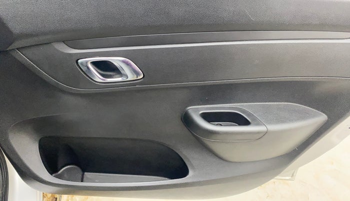 2019 Renault Kwid RXT 1.0 AMT (O), Petrol, Automatic, 80,598 km, Driver Side Door Panels Control