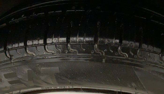 2022 Hyundai AURA S 1.2 CNG, CNG, Manual, 77,888 km, Left Rear Tyre Tread