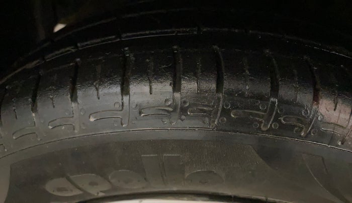 2022 Hyundai AURA S 1.2 CNG, CNG, Manual, 77,888 km, Left Front Tyre Tread