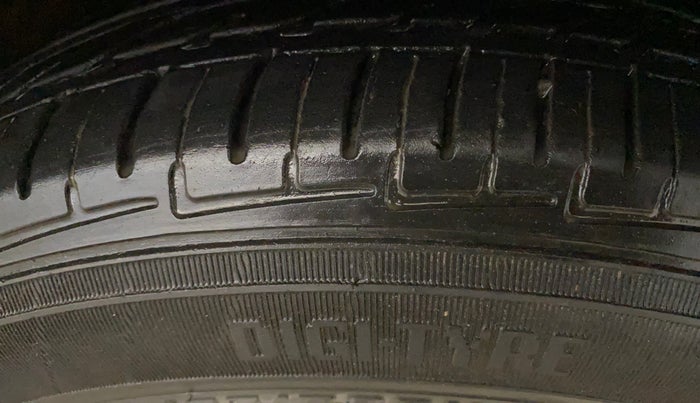 2022 Hyundai AURA S 1.2 CNG, CNG, Manual, 77,888 km, Right Front Tyre Tread