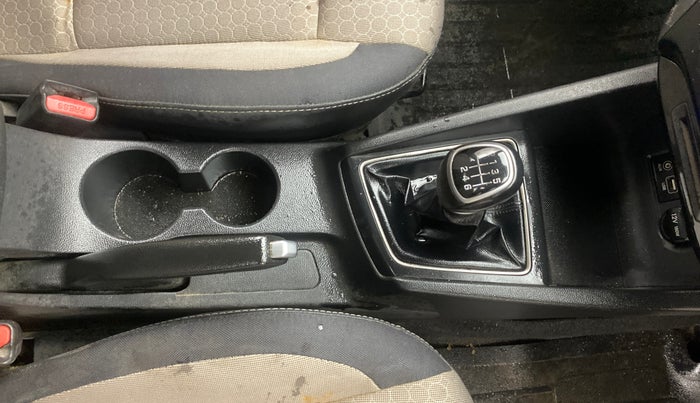 2015 Hyundai Elite i20 MAGNA 1.4 CRDI, Diesel, Manual, 1,17,805 km, Gear Lever