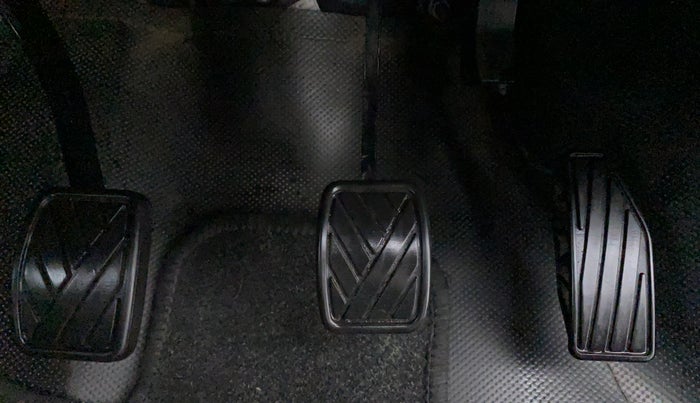 2017 Maruti Baleno DELTA 1.2 K12, Petrol, Manual, 23,727 km, Pedals