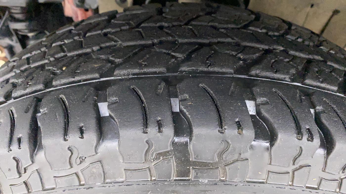 2021 Mahindra Thar LX  P 4WD AT CONVERTIBLE, Petrol, Automatic, 17,524 km, Left Front Tyre Tread