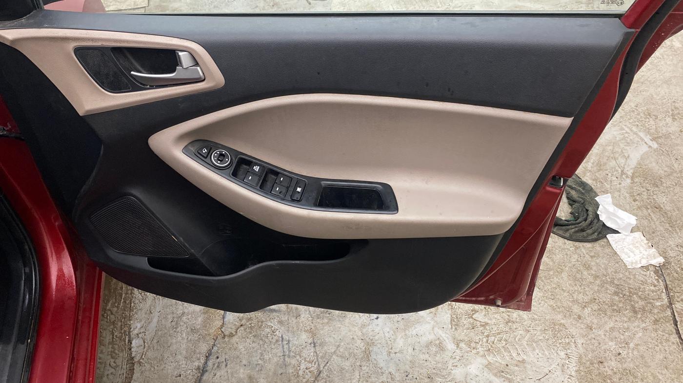 2019 Hyundai Elite i20 SPORTZ PLUS 1.2, Petrol, Manual, 75,139 km, Driver Side Door Panels Control