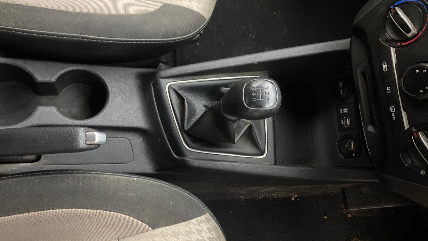 2019 Hyundai Elite i20 SPORTZ PLUS 1.2, Petrol, Manual, 75,139 km, Gear Lever