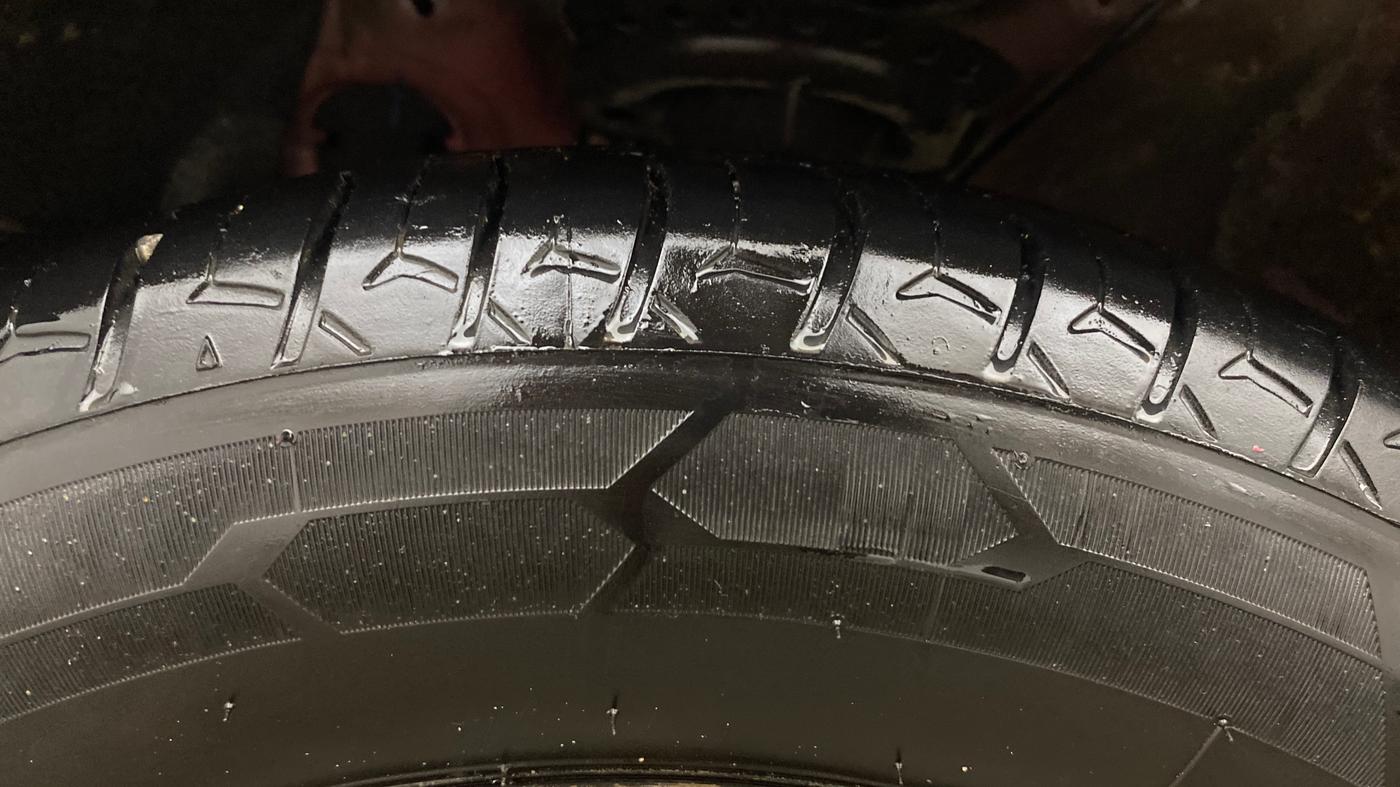 2019 Hyundai Elite i20 SPORTZ PLUS 1.2, Petrol, Manual, 75,139 km, Left Front Tyre Tread