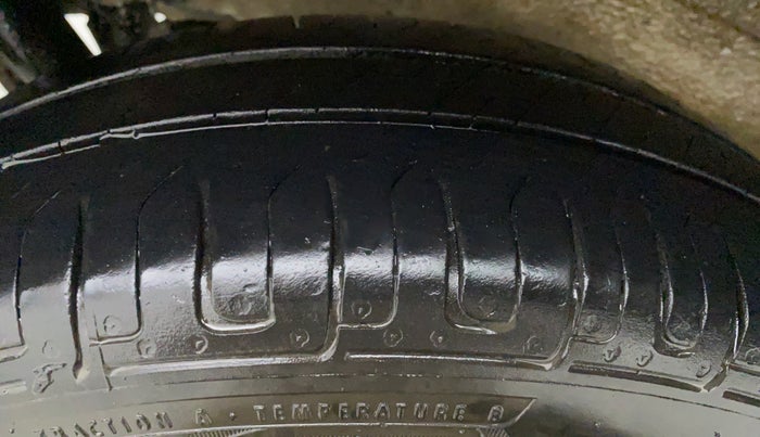2017 Maruti Wagon R 1.0 LXI CNG, CNG, Manual, 57,773 km, Right Front Tyre Tread