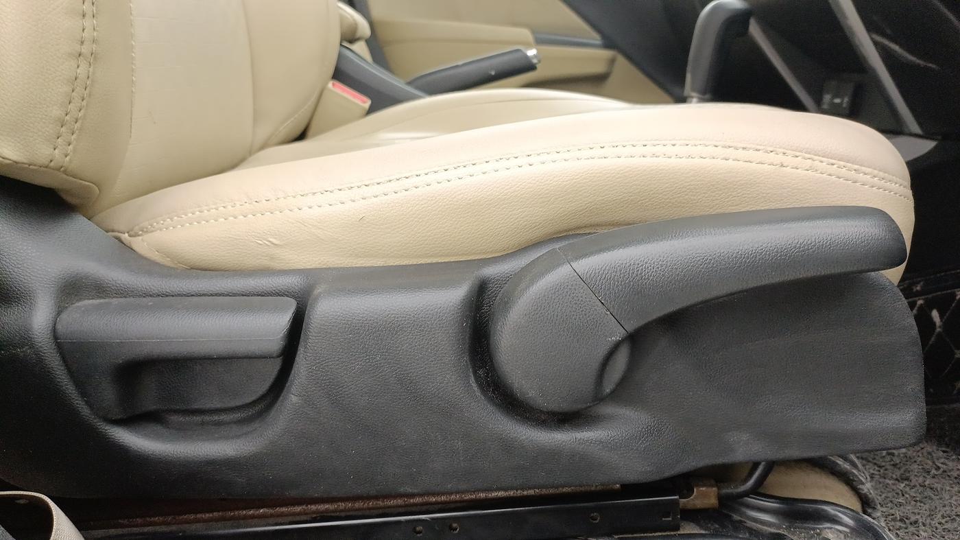 2019 Honda City 1.5L I-VTE V CVT, Petrol, Automatic, 57,022 km, Driver Side Adjustment Panel
