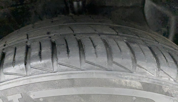 2020 Hyundai GRAND I10 NIOS SPORTZ 1.2 AT, Petrol, Automatic, 39,876 km, Right Front Tyre Tread