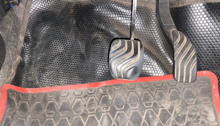 2018 Renault Kwid RXT 1.0 AMT (O), Petrol, Automatic, 61,085 km, Pedals