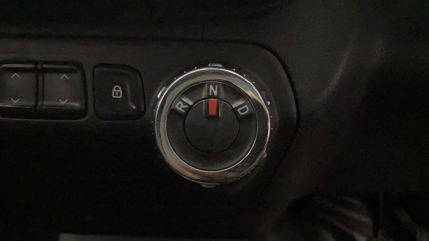 2018 Renault Kwid RXT 1.0 AMT (O), Petrol, Automatic, 61,106 km, Gear Lever
