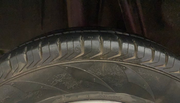 2018 Renault Kwid RXT 1.0 AMT (O), Petrol, Automatic, 61,085 km, Right Rear Tyre Tread