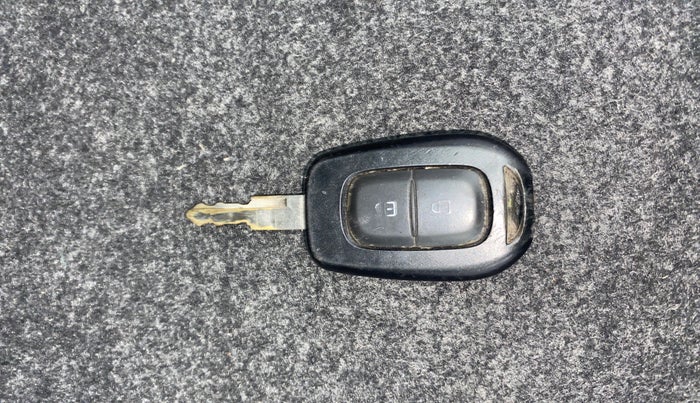 2018 Renault Kwid RXT 1.0 AMT (O), Petrol, Automatic, 61,085 km, Key Close Up