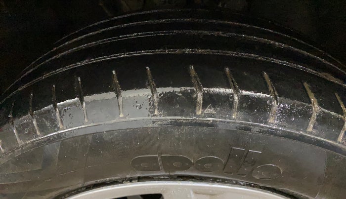 2022 Hyundai VENUE SX 1.2 PETROL, Petrol, Manual, 76,016 km, Right Front Tyre Tread