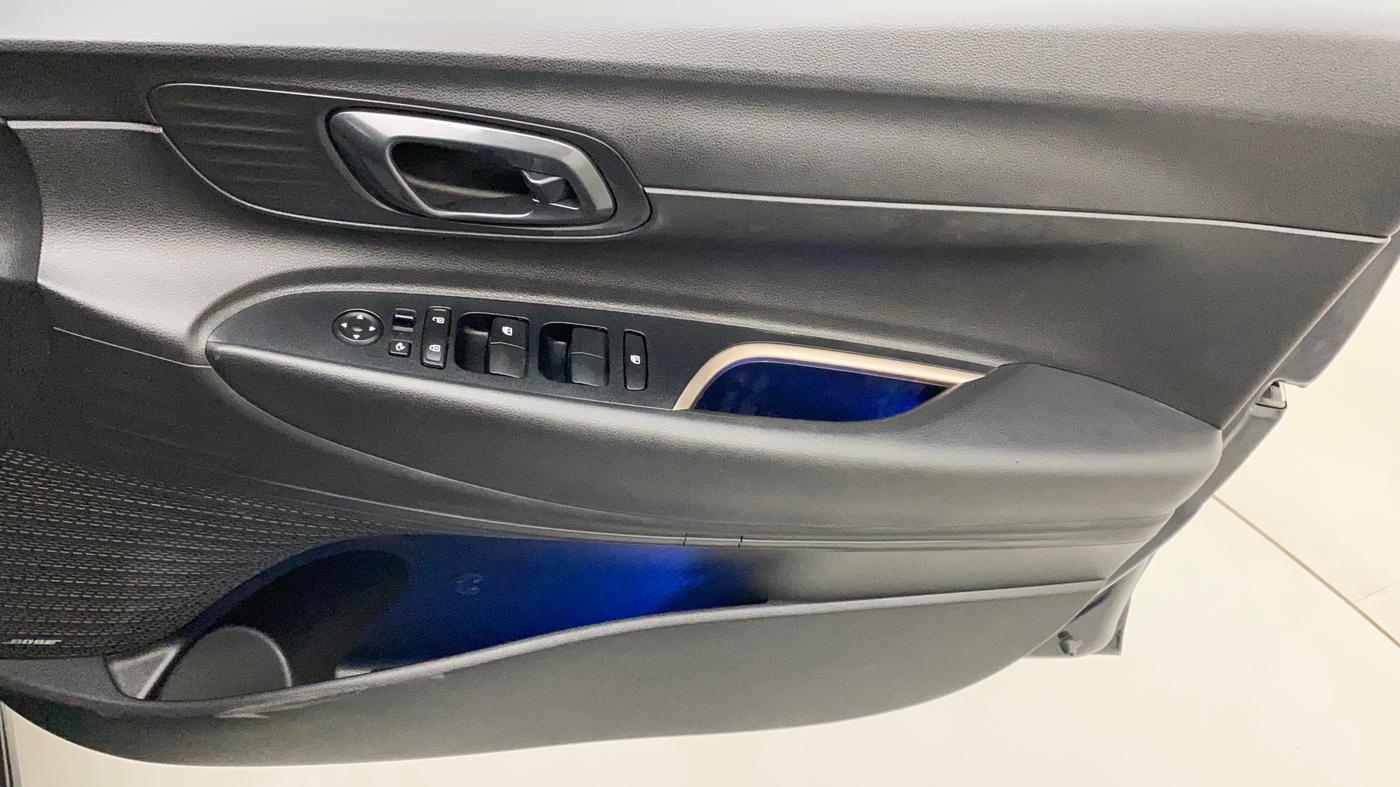 2022 Hyundai NEW I20 ASTA (O) 1.2 AT, Petrol, Automatic, 13,604 km, Driver Side Door Panels Control